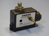 Изключвател Omron ZE-Q-G Enclosed Switch Plunger 15A